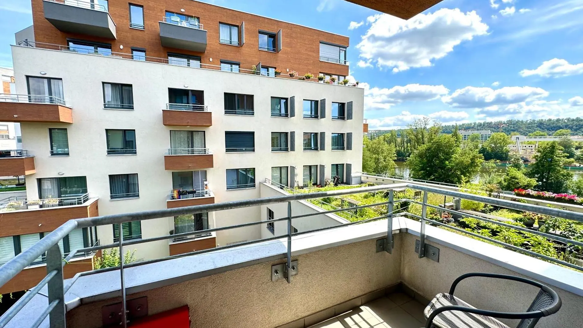 Riverside Premium Apartment Prague